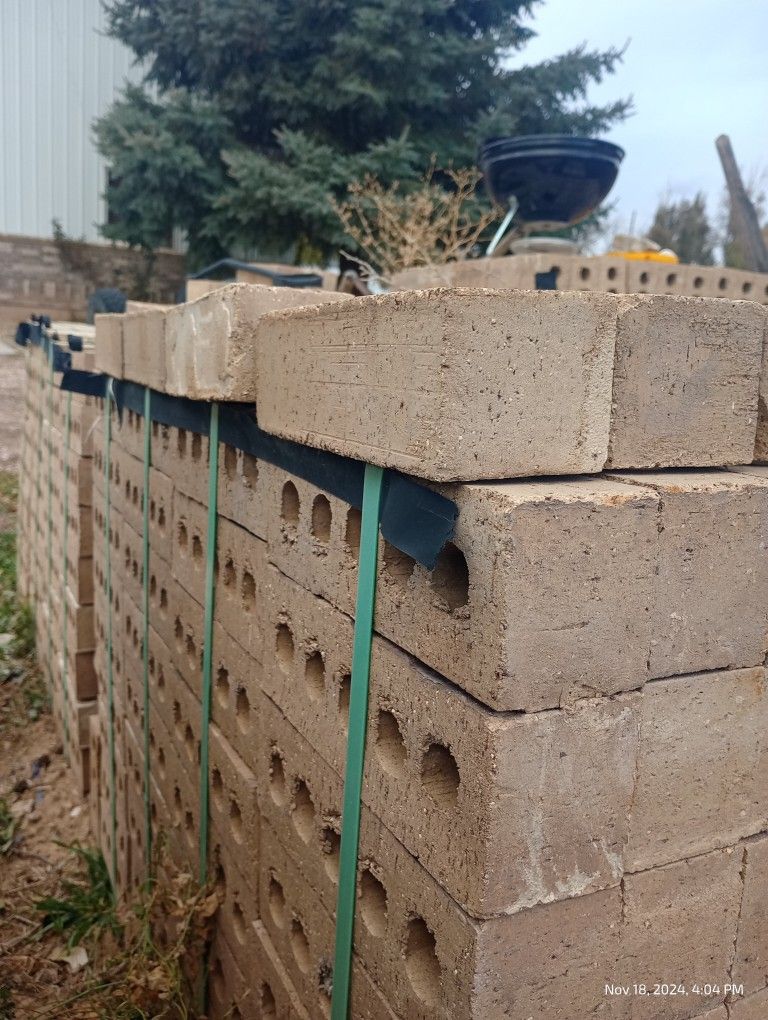 8" 5/8" x 2" 5/8" Chardonnay Bricks 3,000$ Obo