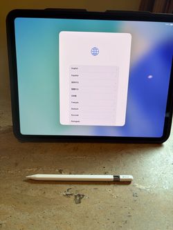 iPad Pro 13 Inch M4 256 GB with pencil and case warranty March 15, 2027