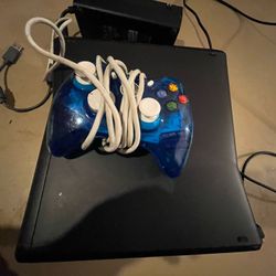 Xbox 360 4 Gig W Wired Control And Cable 