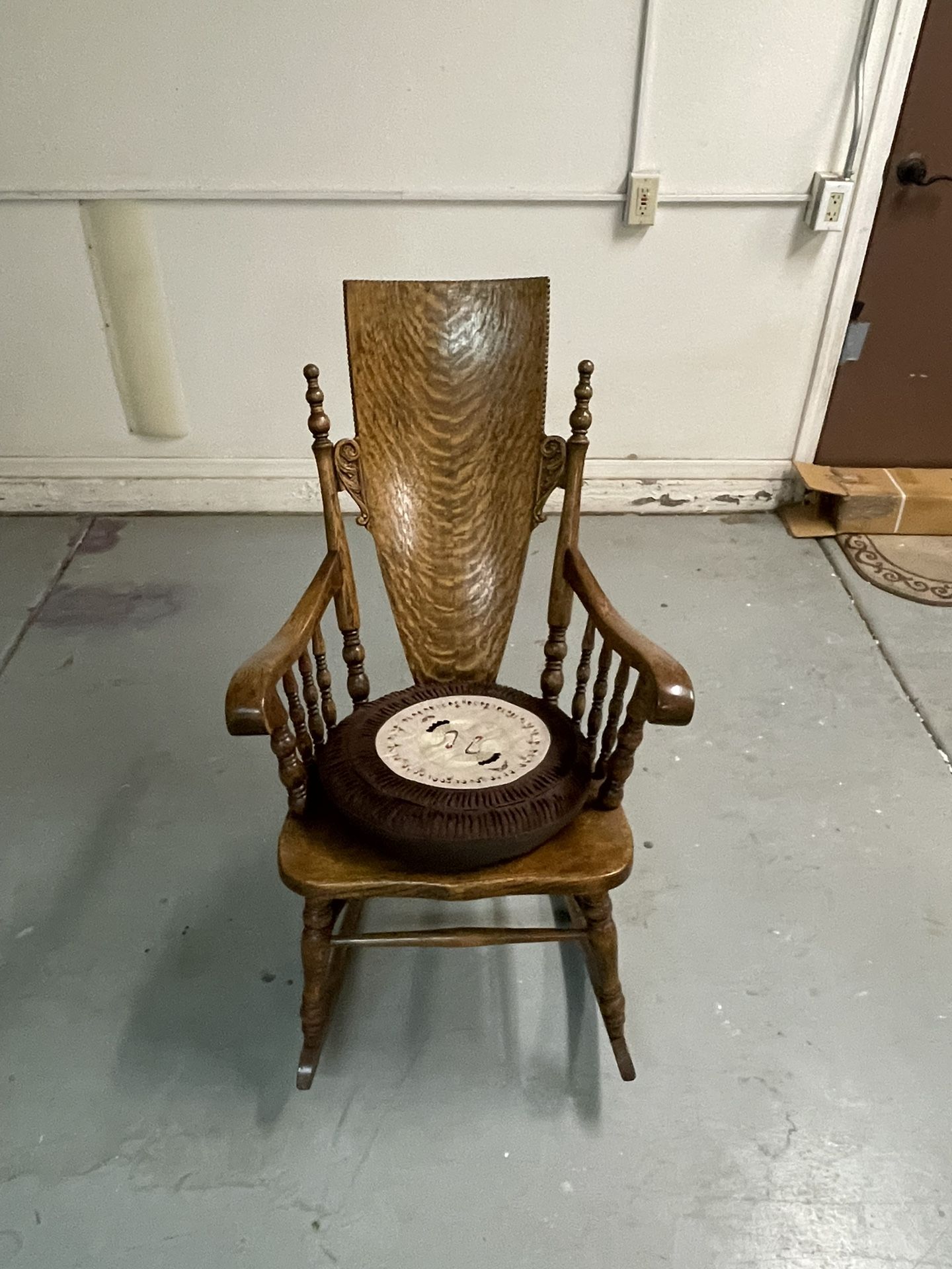 Beautiful Wooden Rocking Chair NEED GONE ASAP!
