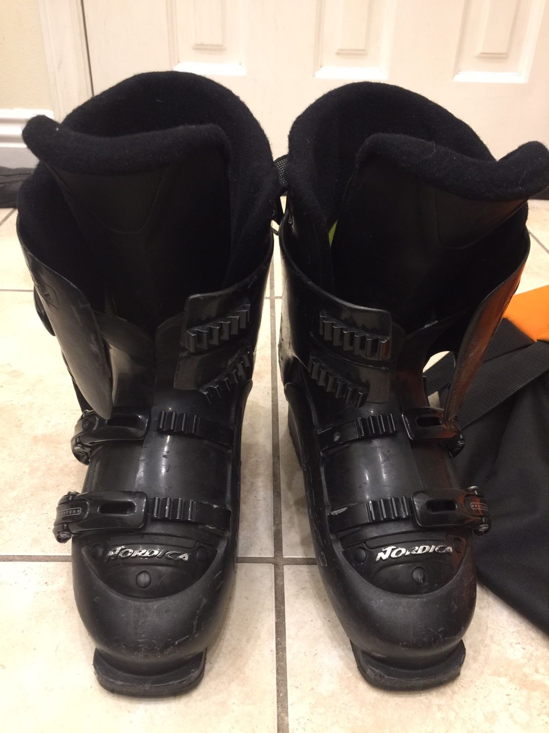 Nordica T3.1 Men’s Ski Boots With Bag