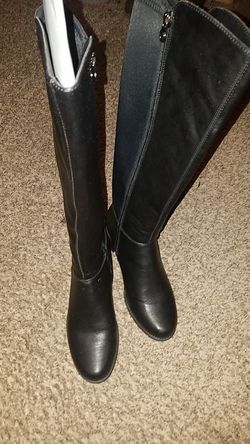 Women's boots size 6