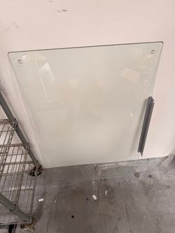 Glass whiteboard