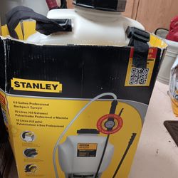 Portable weed sprayer