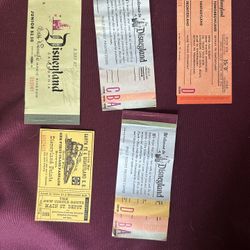 1977 vtg Disneyland Adult ticket coupon book booklet original Disney 1970's