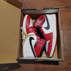 Jordan 1s Mids Gs Banned 
