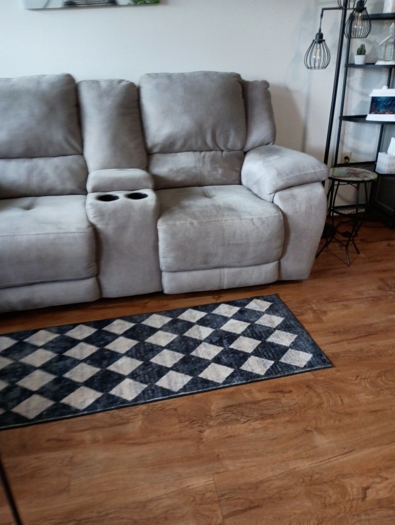 Love Seat Like New Electric Recliner