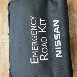 NISSAN ORIGINAL EMERGENCY ROAD KIT