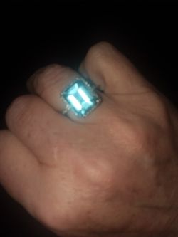 Beautiful ring Size 8