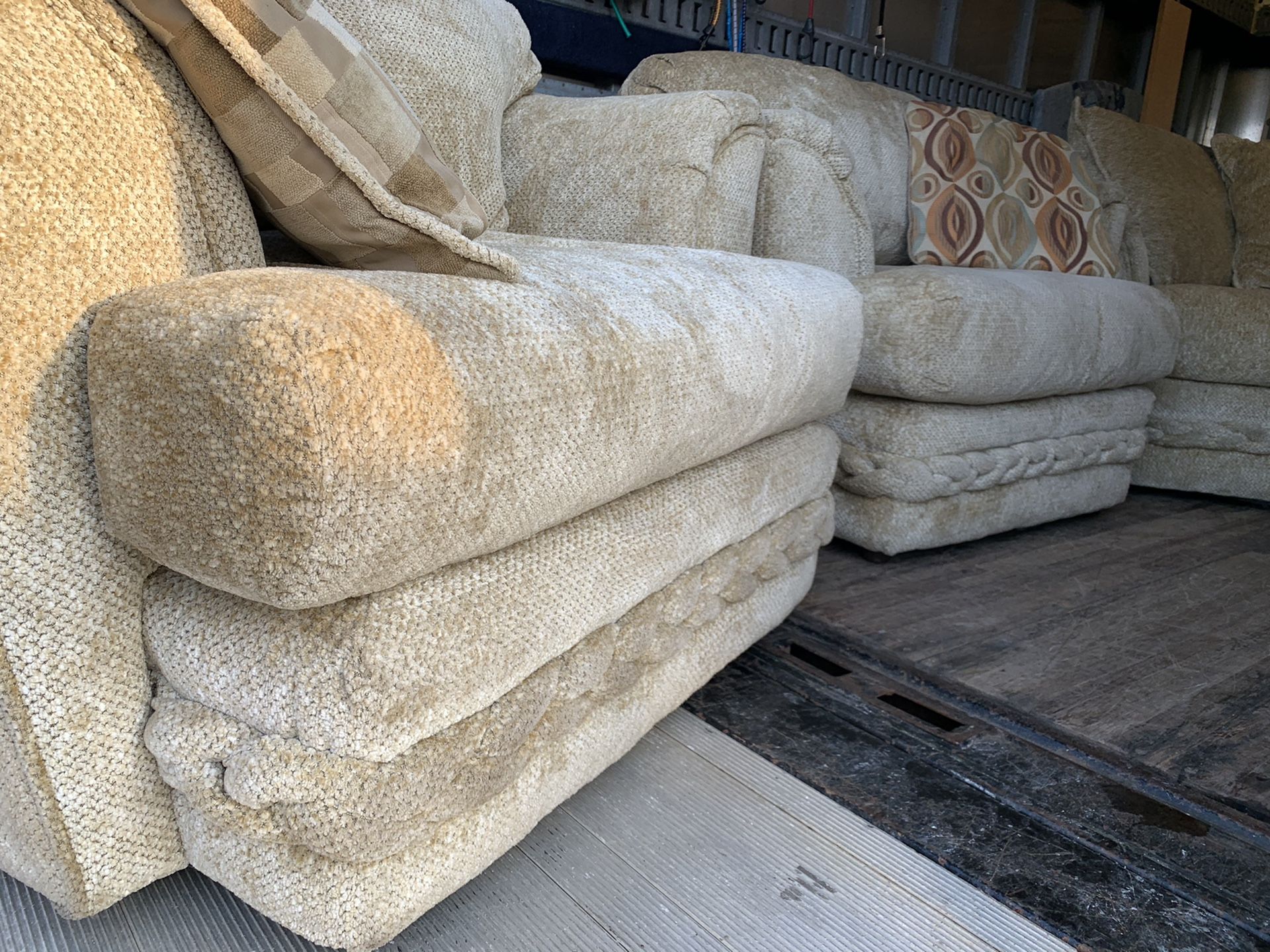 Pick up today CLEAN COMFORTABLE loveseat sofa w/2 chairs set, for Sale