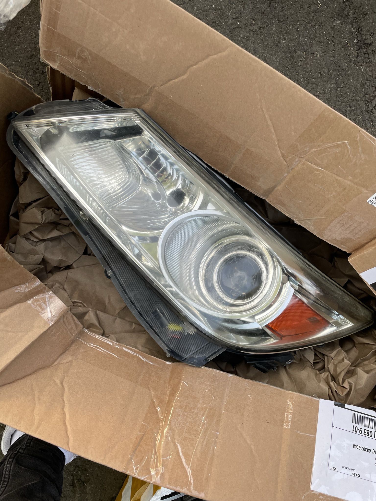 2011 Buick lacrosse Driver Side HID Headlight Assembly 