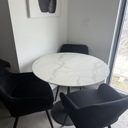 Table + Chairs