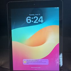 Apple IPad 6th generation (32GB) WiFi Only!!! Factory reset  