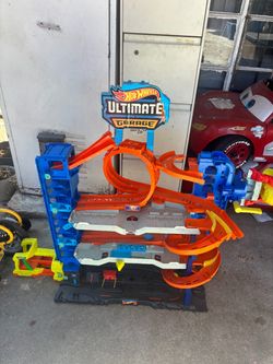 Hot wheels ultimate garage