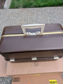 UMCO 2080U vintage tackle box