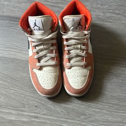 Nike Air Jordan 1 Mid SE Orange Suede GS 