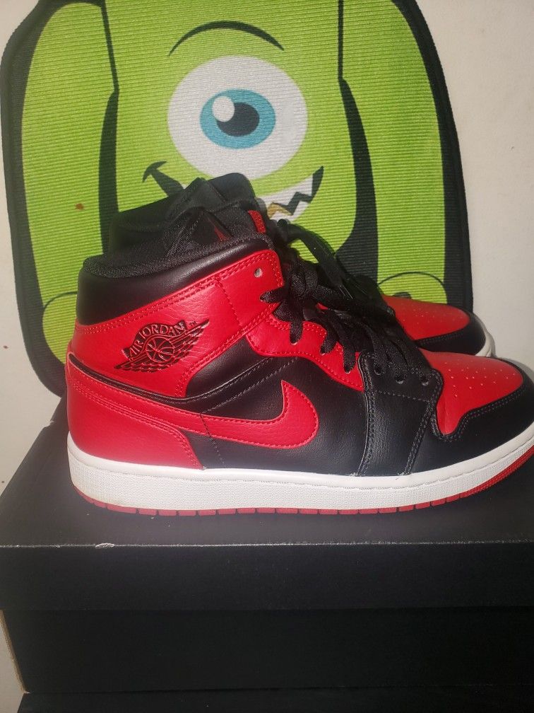 Air Jordan Retro 1 Mid Banned Edition.  Size 10 Men's 