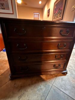 Traditional 4-Drawer Wood Chest
