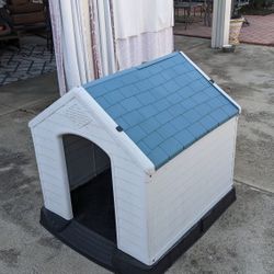 MEDIUM DOG HOUSE 