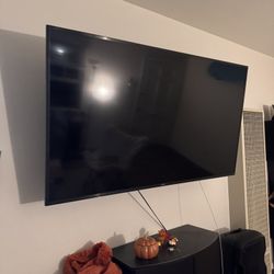 65 Inch Samsung TV And Mount 
