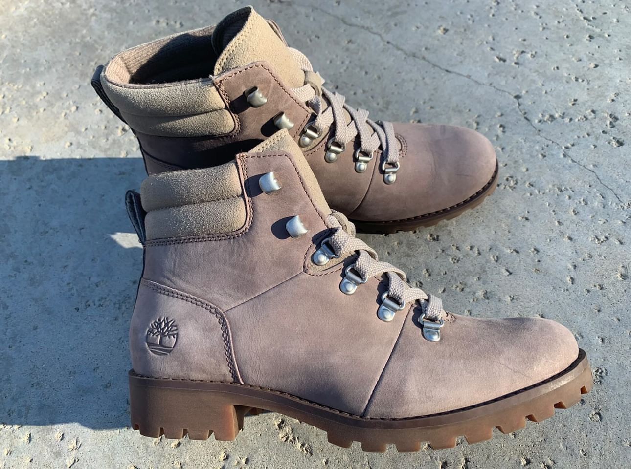 Women’s Timberland Ellendale Hiking Boot. Size 6.5. Color Taupe for