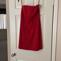 RED STRAPLESS DRESS