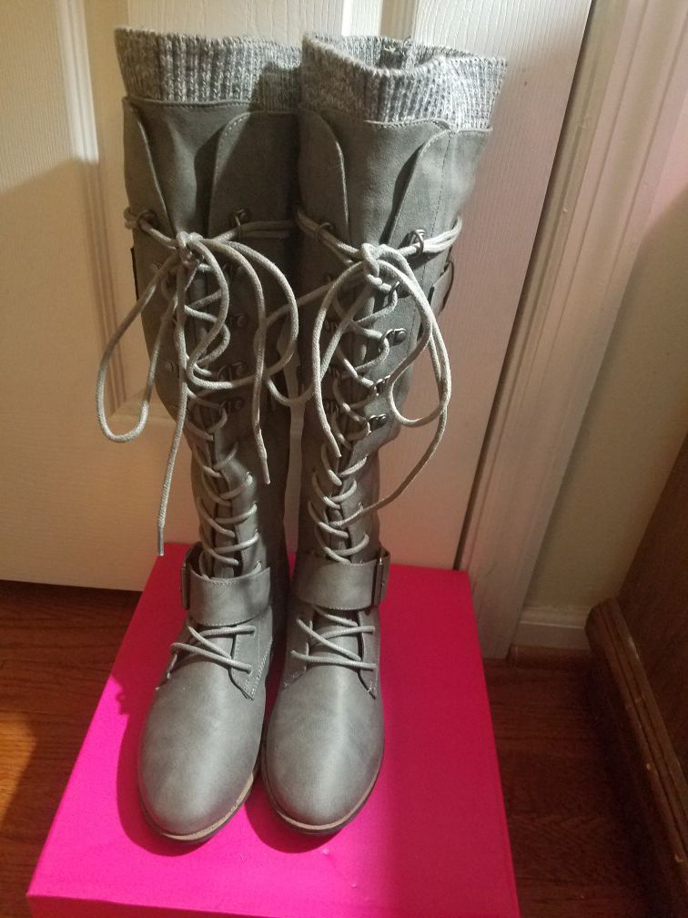 Boots Size 8 New never used