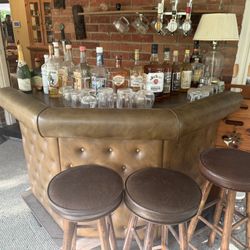  Bar and Bar Stool
