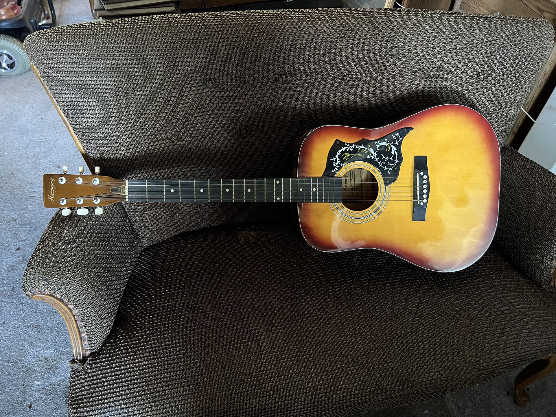 Guitar Harmony Hummingbird Model 01010
