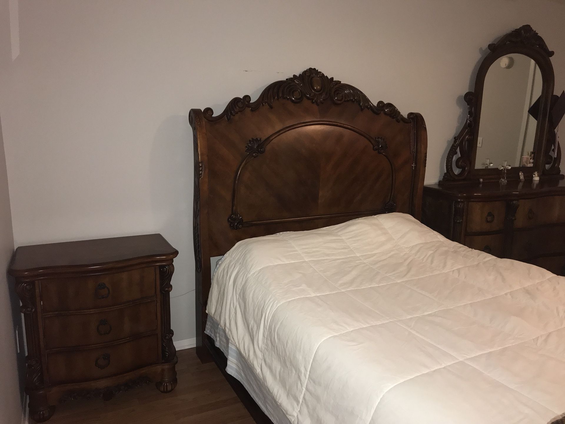 King Master Bedroom Furniture Set For Sale In Sterling Heights Mi Offerup
