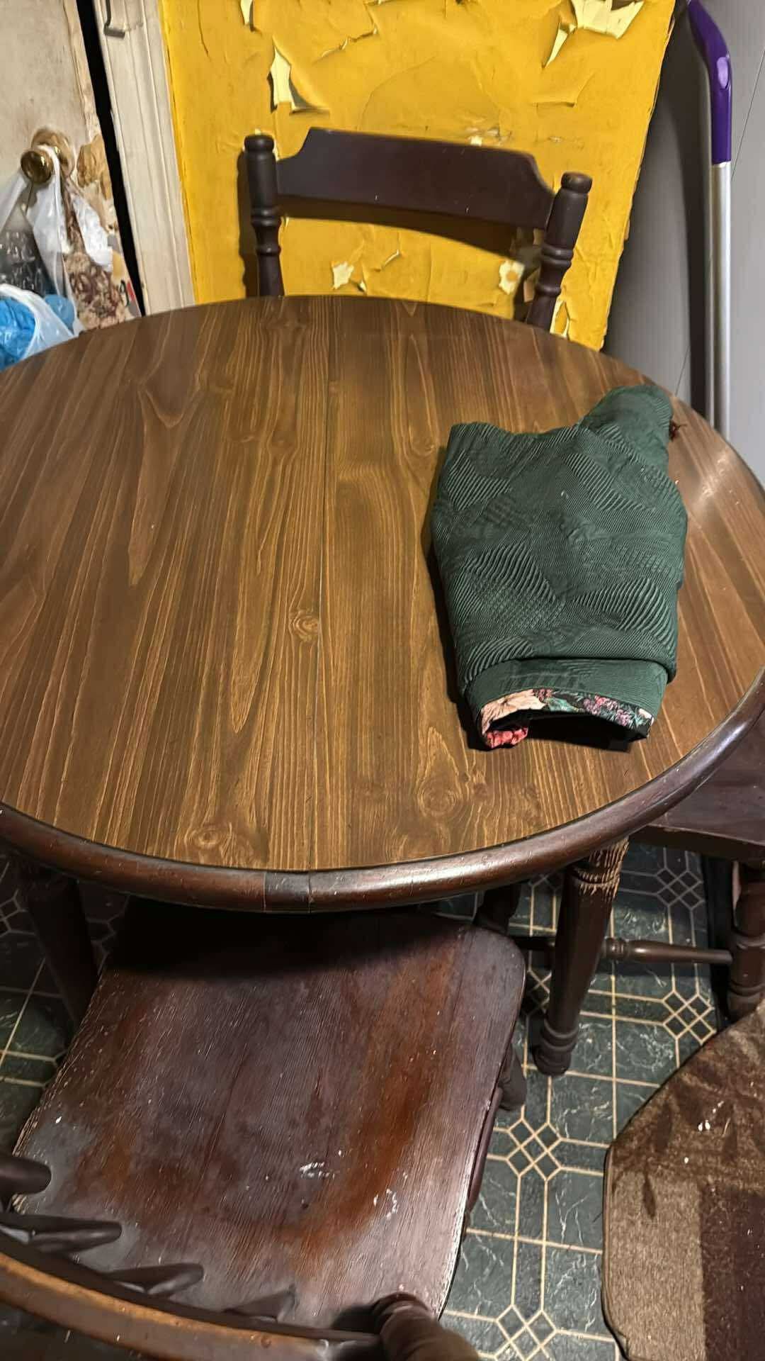 Round Table