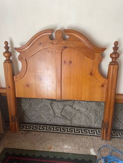 Diner table/bed fram…small dress