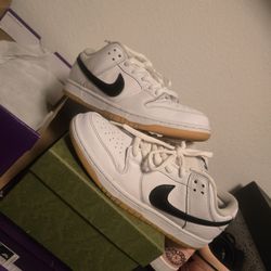 Nike SB Dunk LOW WHITE LEATHER GUM SIZE 10.5