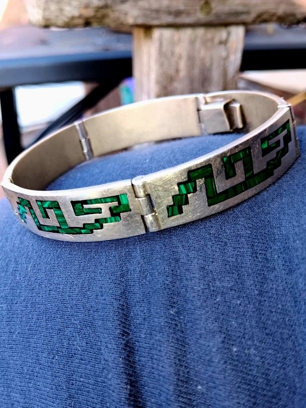 Sterling Silver Bracelet With Malachite Inlay Design 