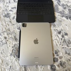 Ipad Pro 11 Inch M2, 128 Gigs / ESR Keyboard / ESR Pencil