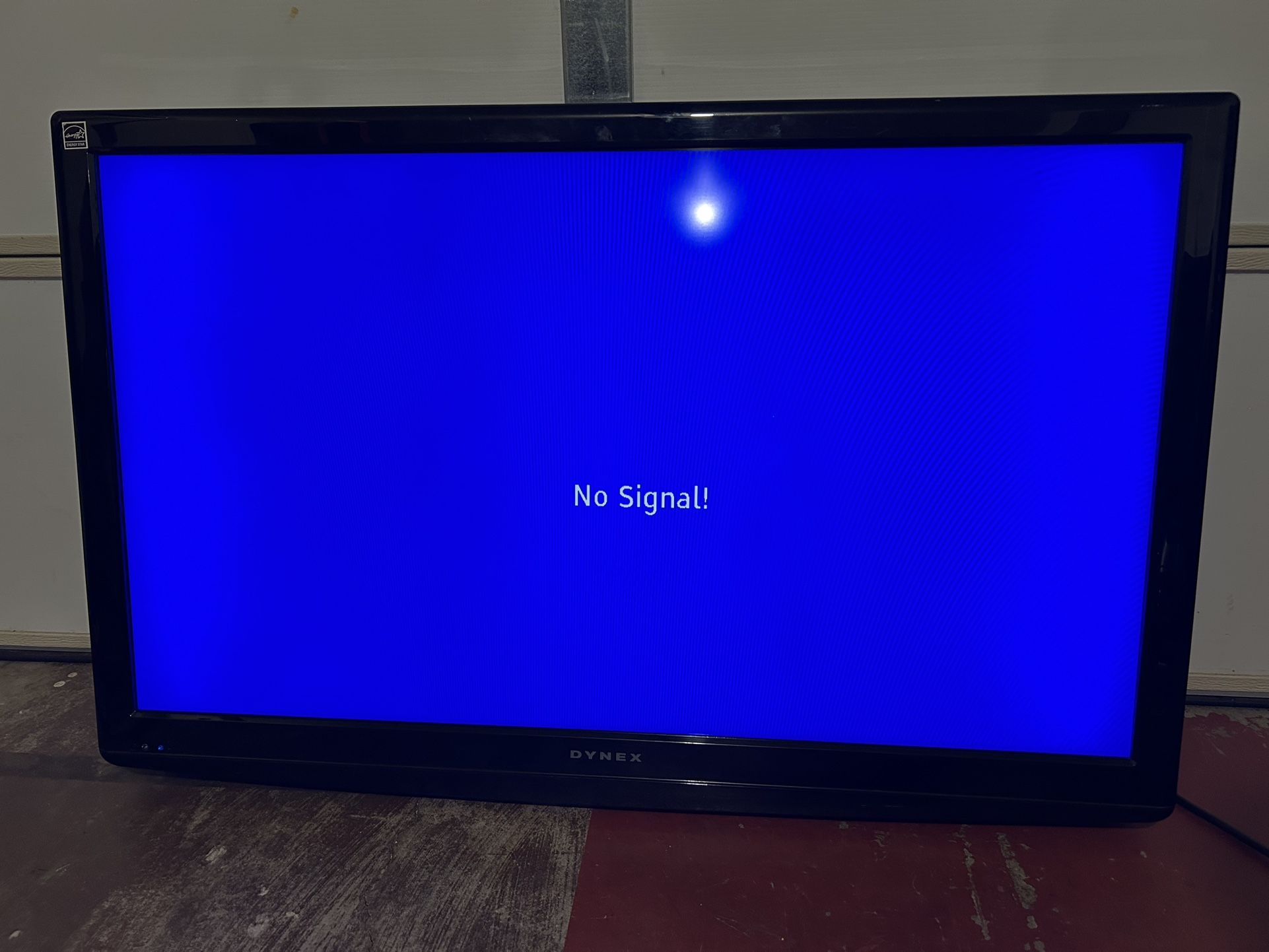 40 Inch Dynex LCD TV 