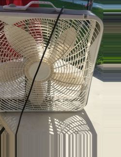 one square fan