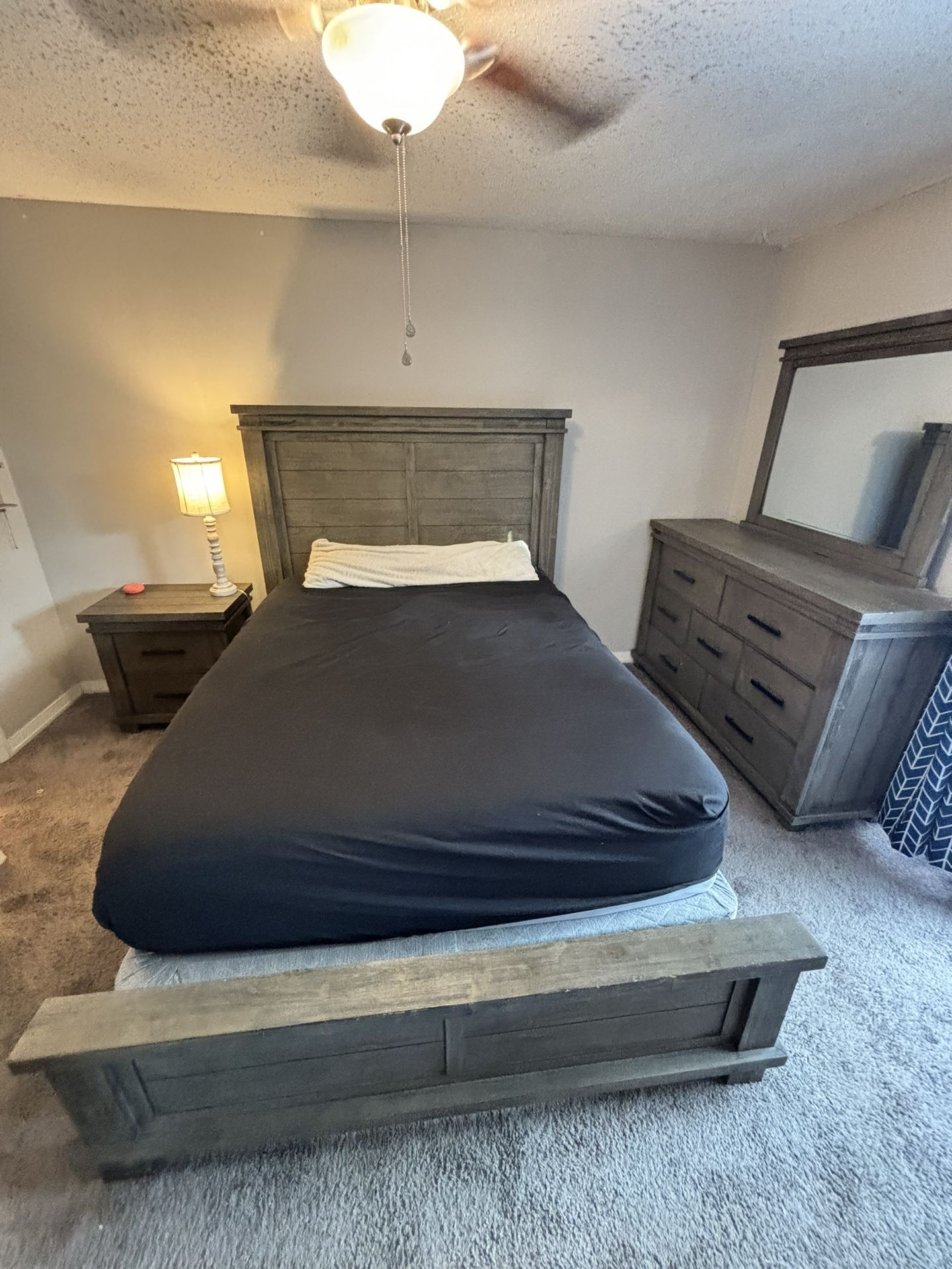 Wooden Bedroom Furniture Set 