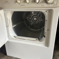 Frigidaire Electric Range - Model FSE748GFS1 | 120/240V | Excellent Condition