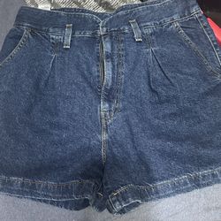 Women’s Levi’s Shorts