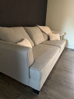 Sofa w/ pull out bed