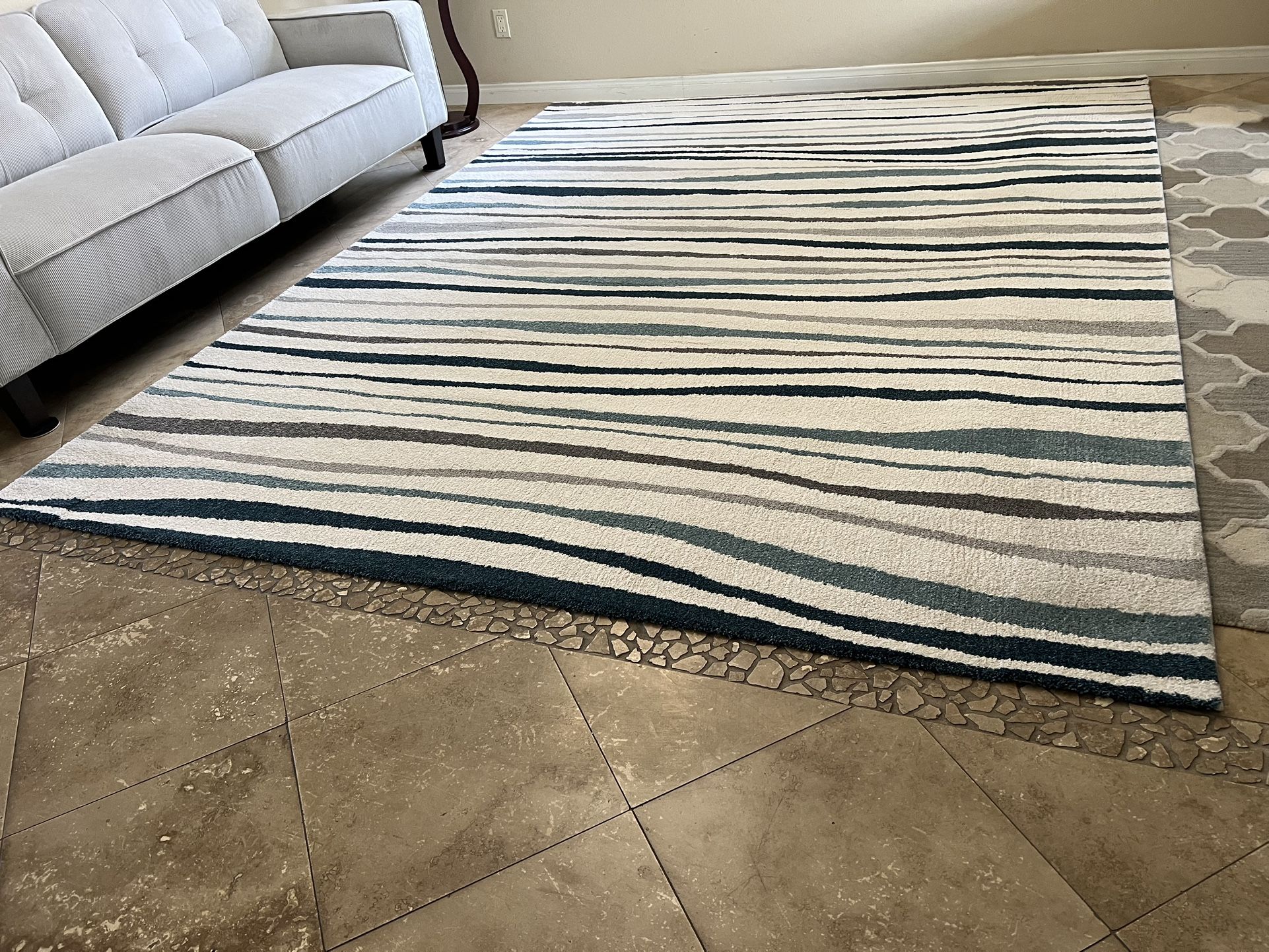 Beautiful Brand New 8’ X 10’ Area Rug