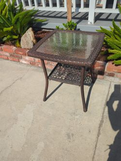 Wicker Table W Glass.