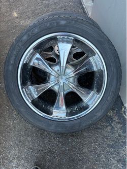HELO WHEELS / (.22 in”)   CHROME RIM P305 /. 45 R 22.  113 H