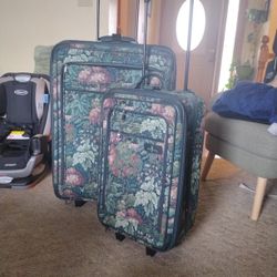 Atlantic Vintage Large And Small Suitecase