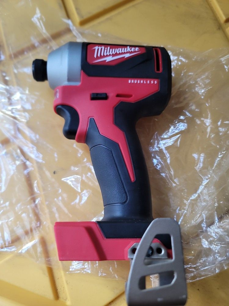 MILWAUKEE M18 BRUSHLESS 1/4" HEX IMPACT DRIVER (TOOL ONLY) NEW PRICE IS FIRM
