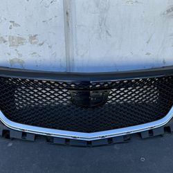 2020 2021 2022 2023 2024 CADILLAC XT6 FRONT UPPER GRILLE OEM W/CAMERA HOLE