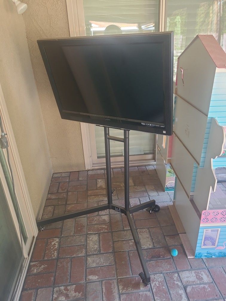 37" TV on Rolling Cart