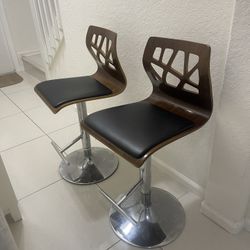 2 Bar Stools 
