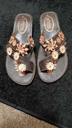 Sandals/ Chanclas